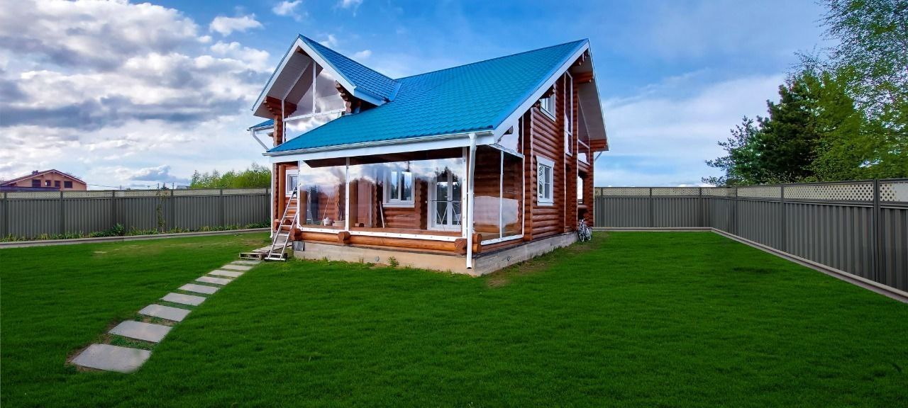 Мягкие окна на веранде загородного дома в Спас-Клепиках